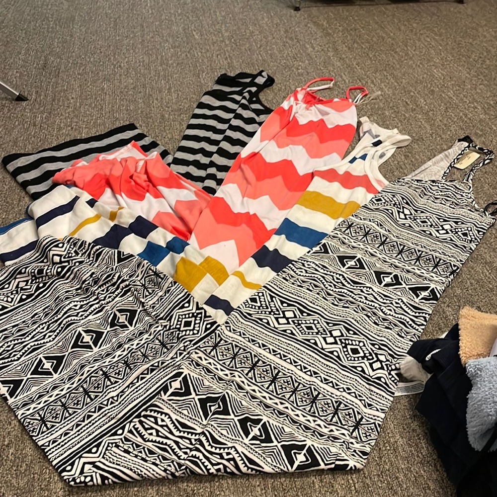 Maxi dresses 2 medium 2 large new n pre owned great condition